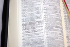 Russian Bible – Leatherette Zipper Softcover with Gold Edges, Getze Bible – Image 8