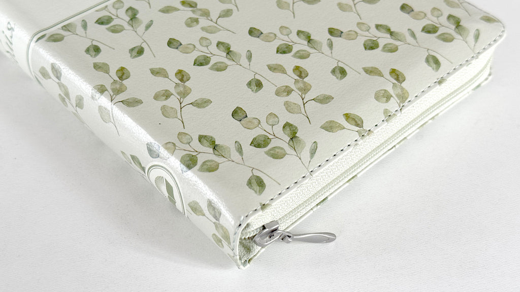 Ukrainian Bible – Sprouts of Faith Leatherette Zipper Softcover with Thumb Index, Modern Translation – Image 3