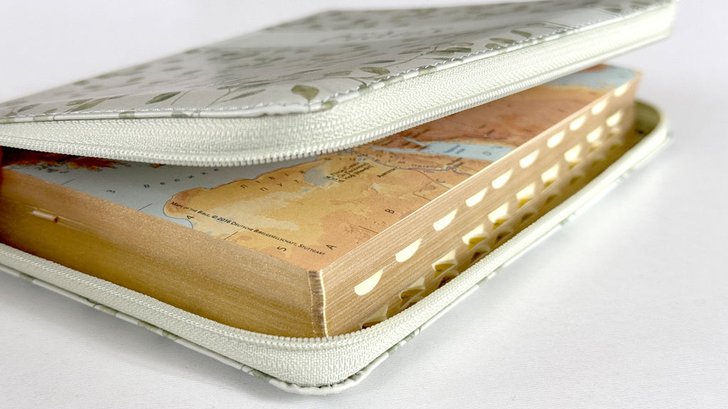 Ukrainian Bible – Sprouts of Faith Leatherette Zipper Softcover with Thumb Index, Modern Translation – Image 4